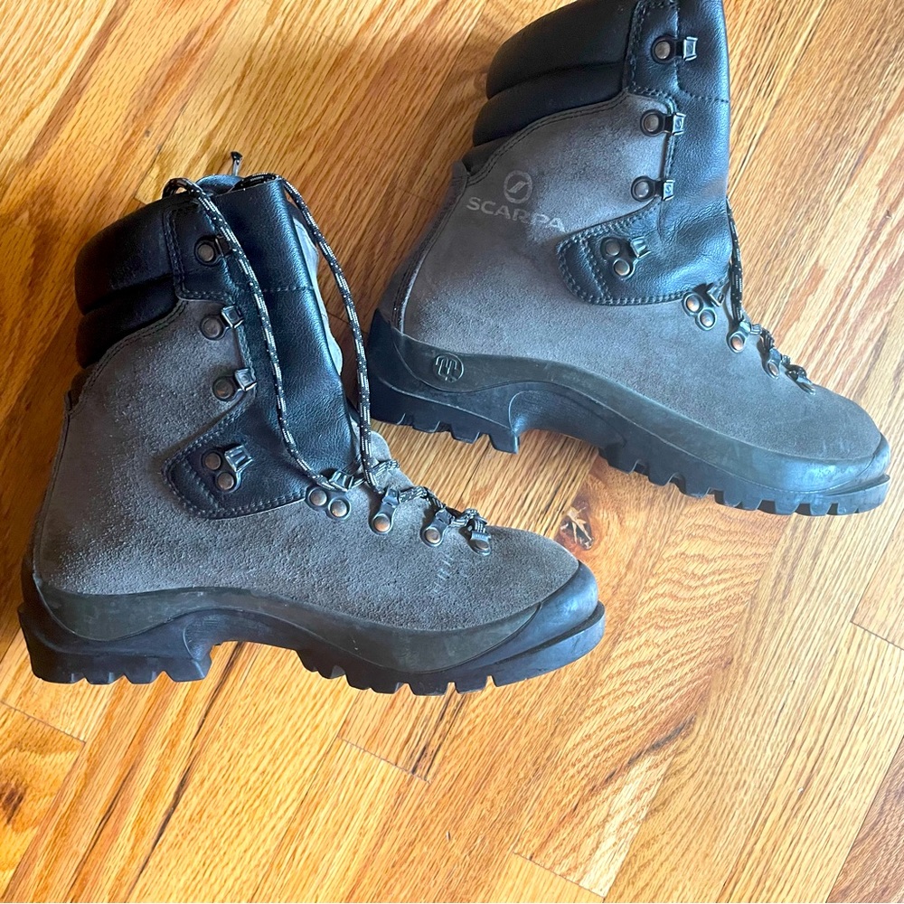 Scarpa Fugeos, size EU: 38.5, US: 7 1/3. Worn 4-5 times.